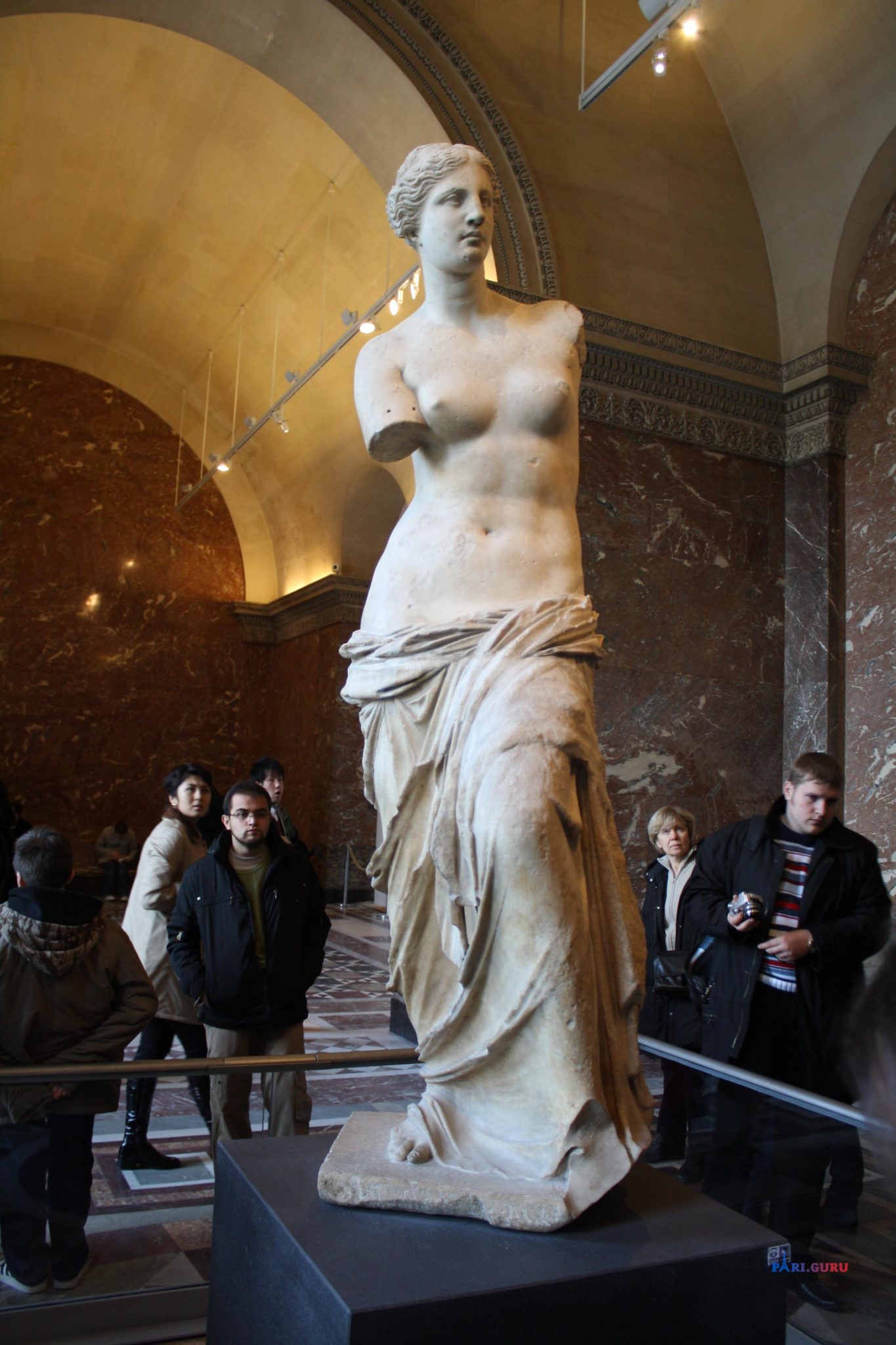 Венера Милосская в музее
