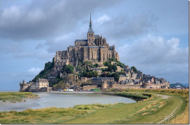 Краткая история замка Мон Сен-Мишель в Нормандии