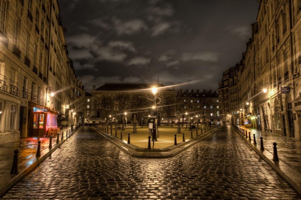 Площадь Дофина в Париже (как добраться, история, фото)